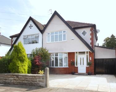 3 bedroom semi-detached  for sale