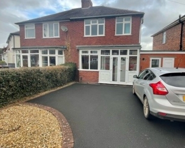 3 bedroom semi-detached  for rent