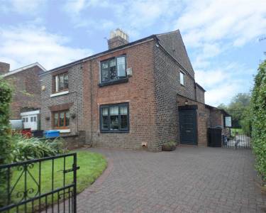 3 bedroom semi-detached  for sale